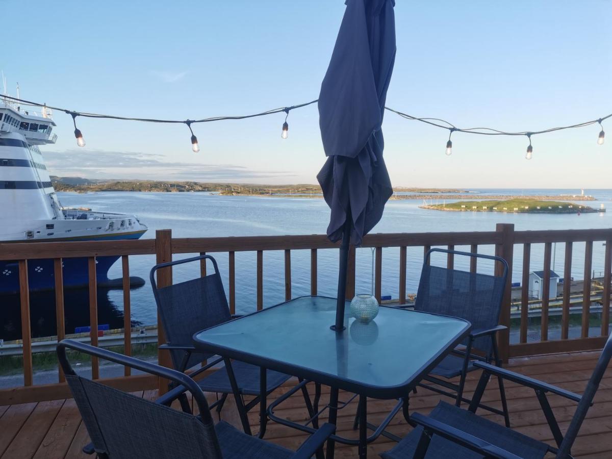 Starboard Side Guest House Шанел-Пор о Баск Екстериор снимка